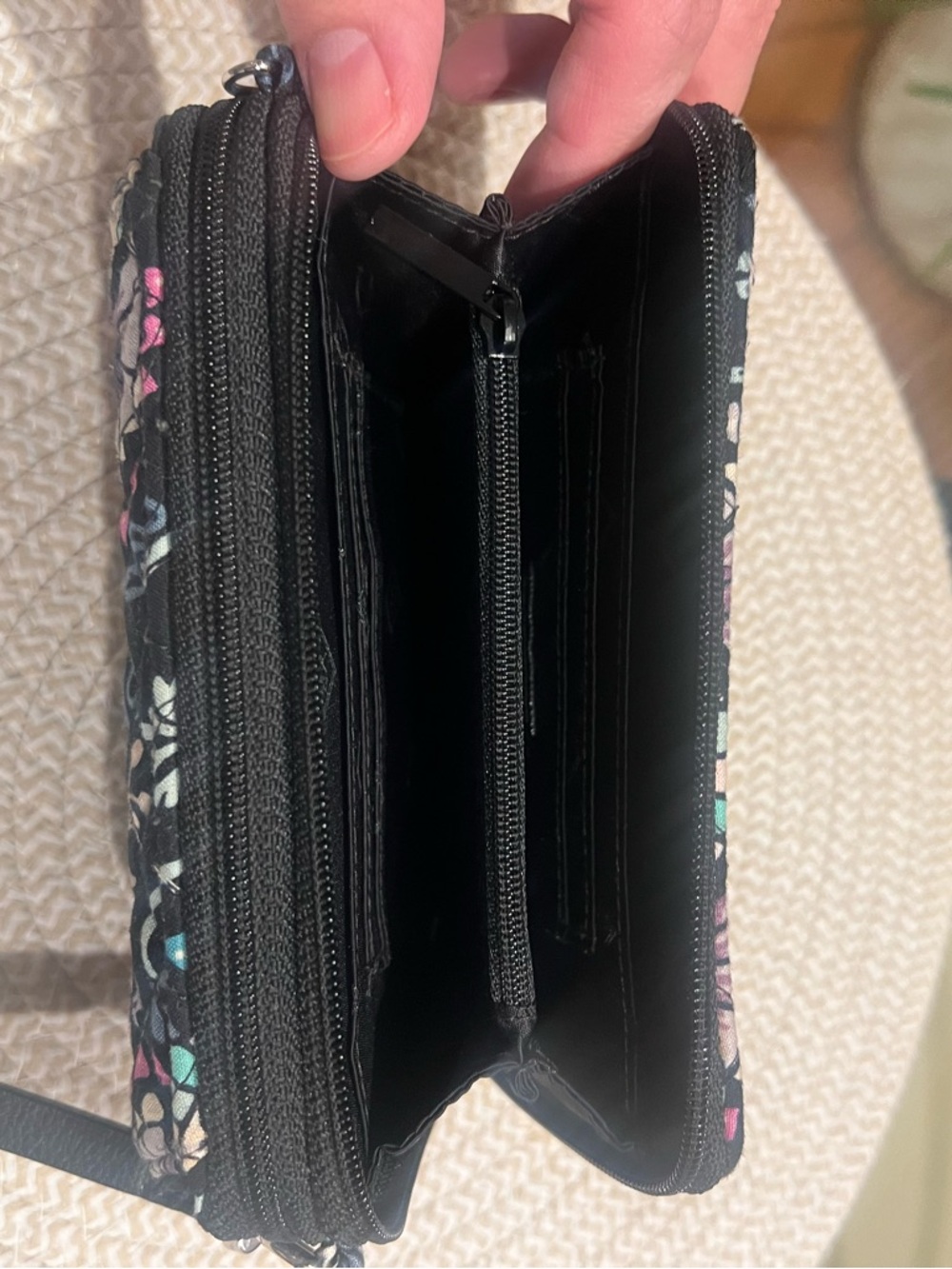 Vera Bradley Black Floral Quilted Crossbody Wristlet - Versatile Everyday Bag - Picture 5 of 9